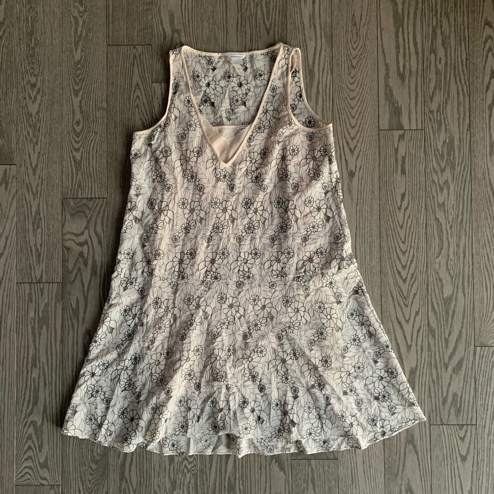 Beautiful Club Monaco Dress🎉💕